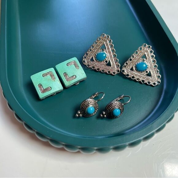 Vintage 3 Pairs Southwestern Navajo Turquoise Silver Toned Collar Clips Earrings - Picture 1 of 6